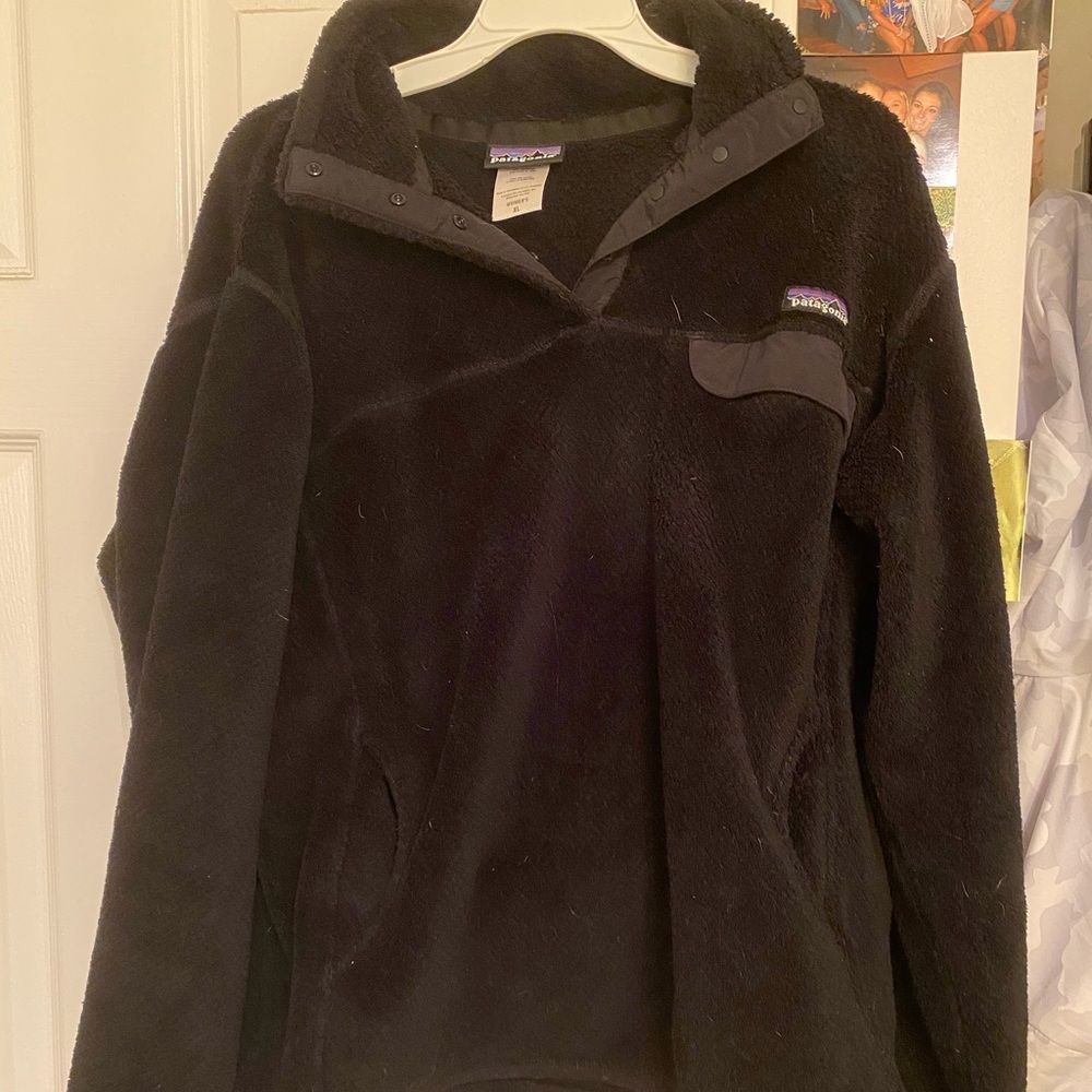Black Patagonia Pullover